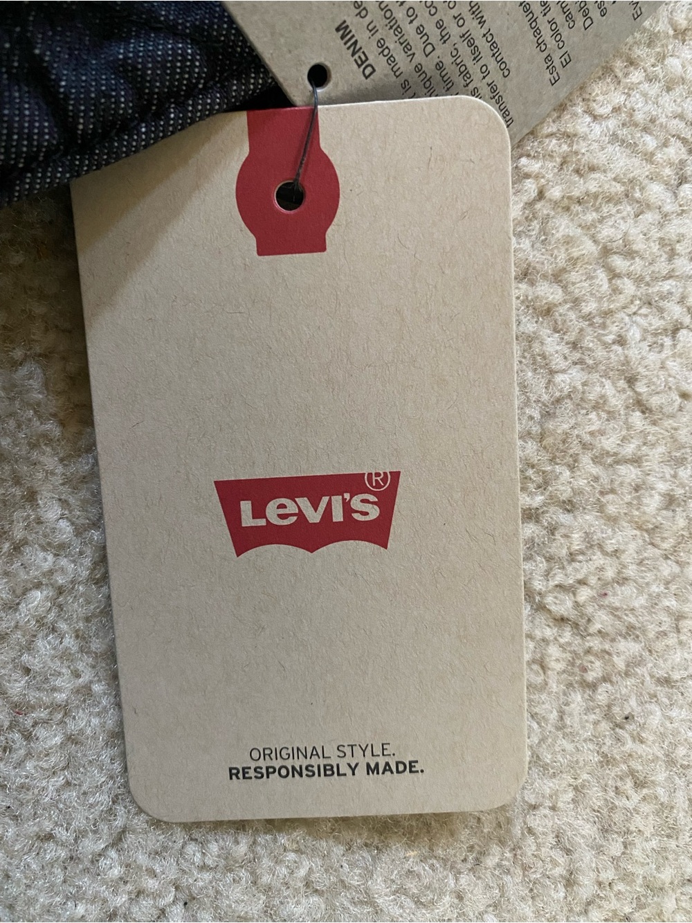 Levi's Quilted Black Men's Lightweight Jacket with Chest Pockets - Picture 8 of 8